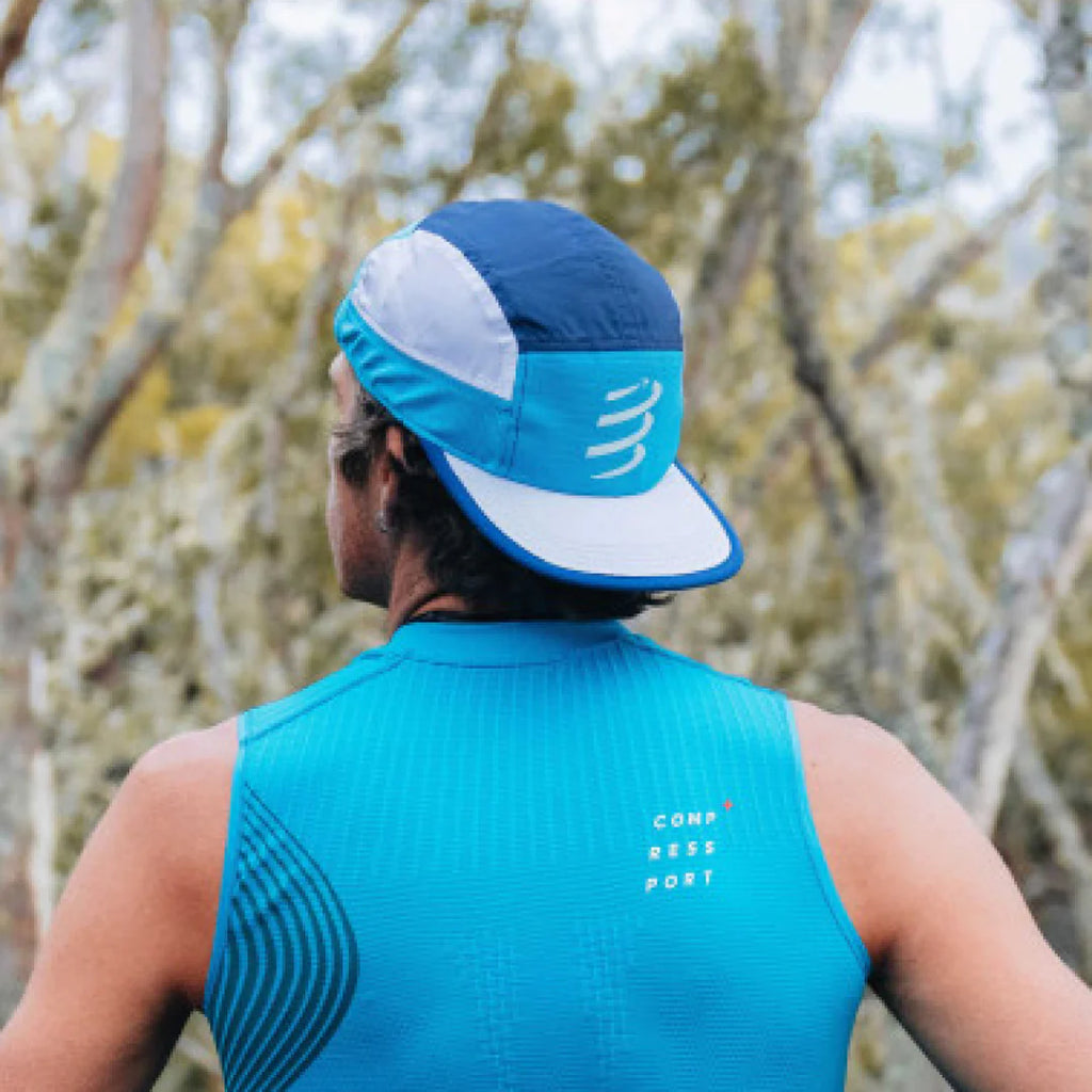 Gorra Compressport 5panels Negra Azul