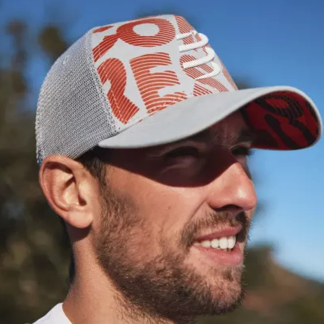 Gorra Multisport Gris Protección Solar Optimizada Compressport