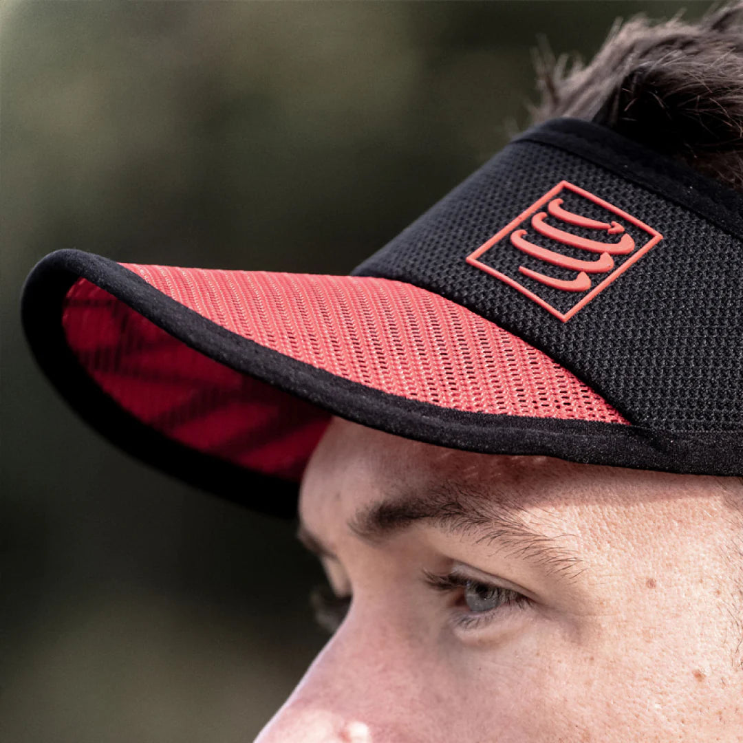 Visera Compressport ultralight spiderweb Negro Rojo