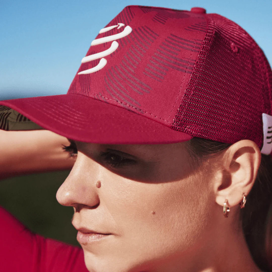Gorra Multisport Rosada Protección Solar Optimizada Compressport